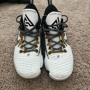 Nike Giannis Immortality Basketball Shoes